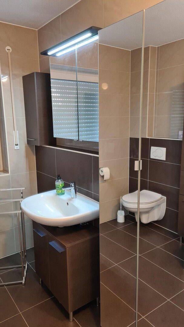 Schöne Wohnung, 2 Zimmer, Küche, Bad, Stellplatz – Ingolstadt – Vorschaubild 7