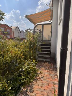 3-Zimmer-Erdgeschosswohnung mit Terrasse, Gartenanteil, Garage & Stellplatz in Regenstauf – 93128 Regenstauf – Vorschaubild 4