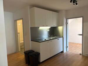 Modernes WG-Zimmer in Uni- und Westbahnhof-Nähe mit eingebauter Küche, Badewanne und Aufzug – 52072 Aachen – Vorschaubild 9
