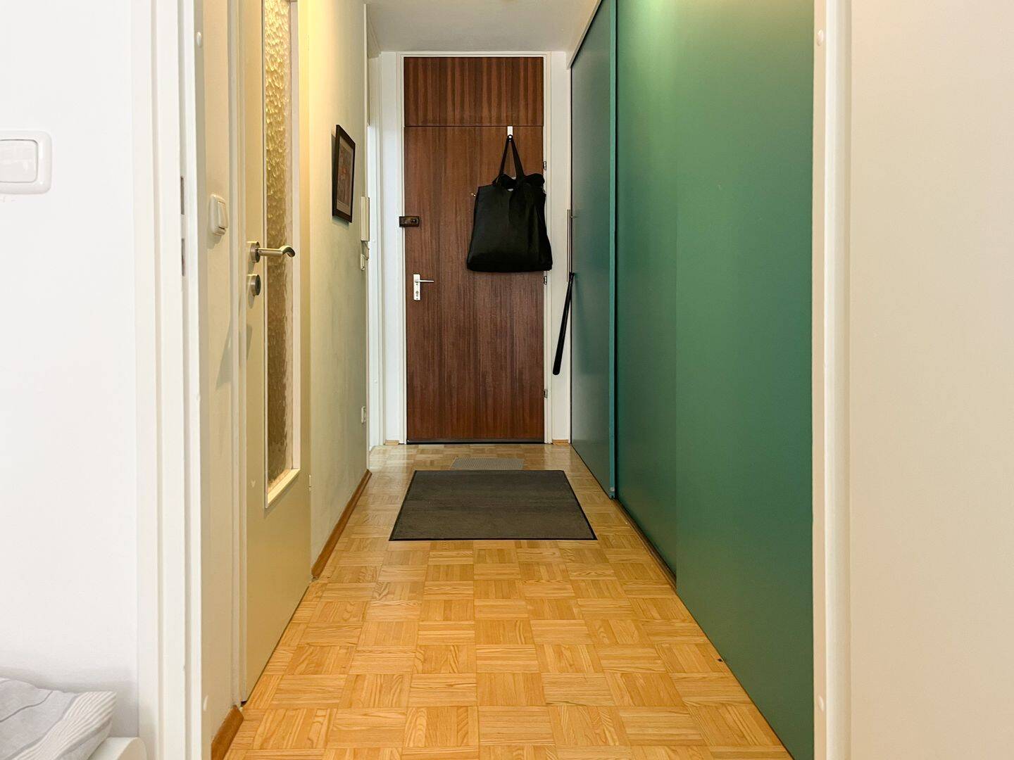 Gepflegte 1-Zimmer-Wohnung mit Teilmöblierung in begehrter Lage – München – Vorschaubild 8