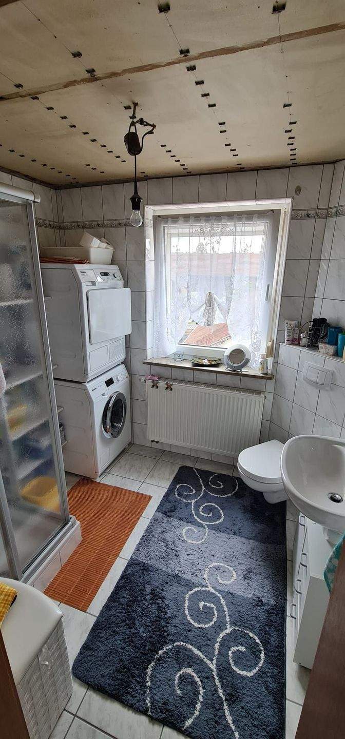 Zweifamilienhaus mit Scheunen und Garage auch als Kapitalanlage geeignet – Küps – Vorschaubild 7