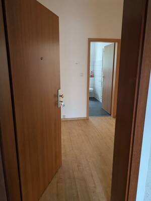 sofort einzugsbereite 3 Zimmer Wohnung mit modernem Badezimmer