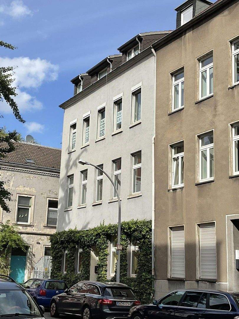 Mehrfamilienhaus mit Top-Anbindung - 15 Minuten per S-Bahn zum Hbf Düsseldorf – Duisburg – Bild 1 von 9
