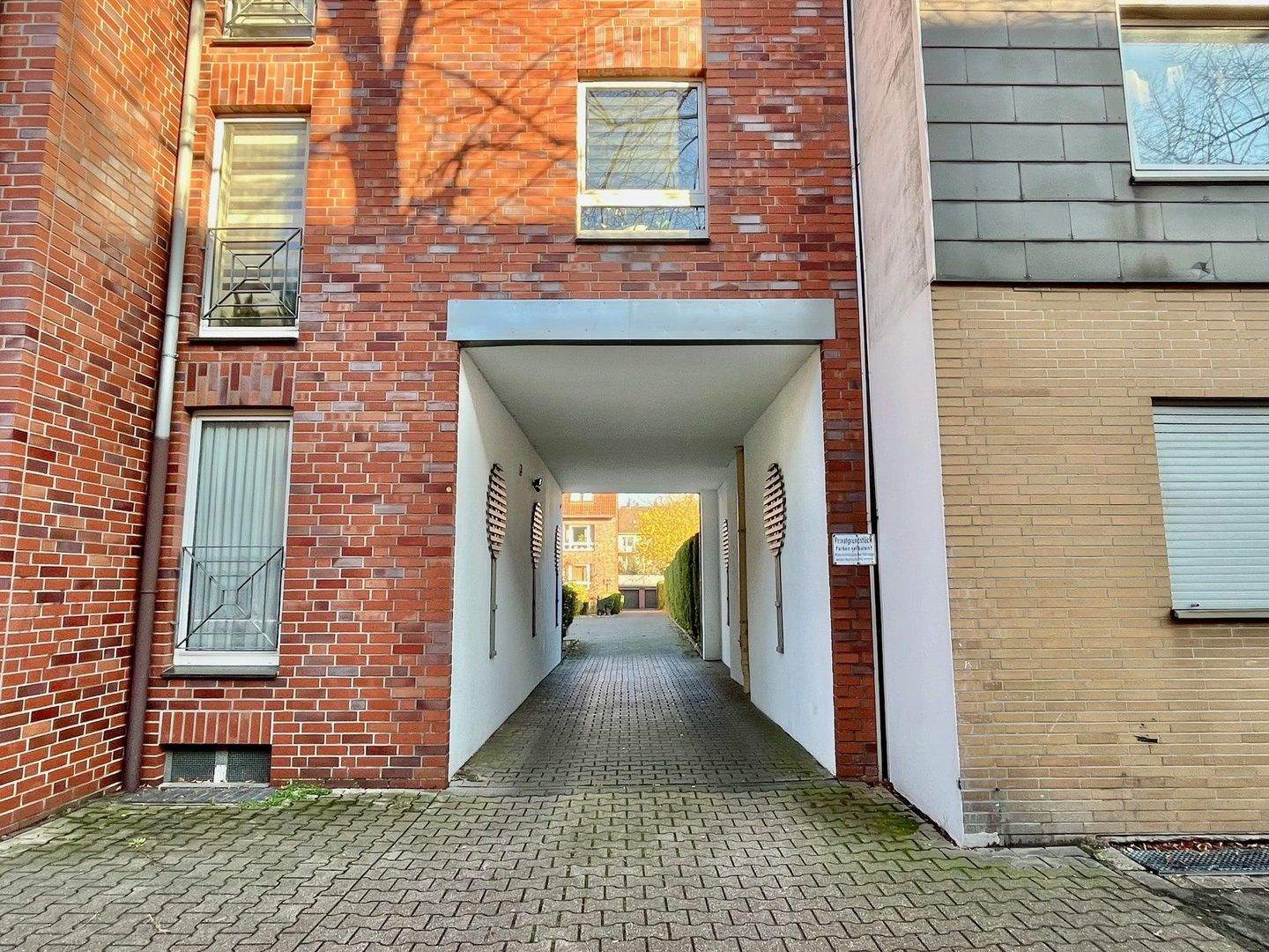 Junges Renditeobjekt +++ Exzellenter Zustand +++ Angenehme Mieterschaft +++ Zeitgemäße Architektur – Gelsenkirchen – Vorschaubild 3