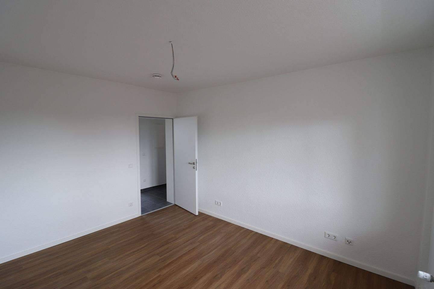 Ab 01.10. komplett modernisierte 3,5-Raum Wohnung mit Winterdienst, Treppenhausreinigung und Fernwärme – Oberhausen – Vorschaubild 8