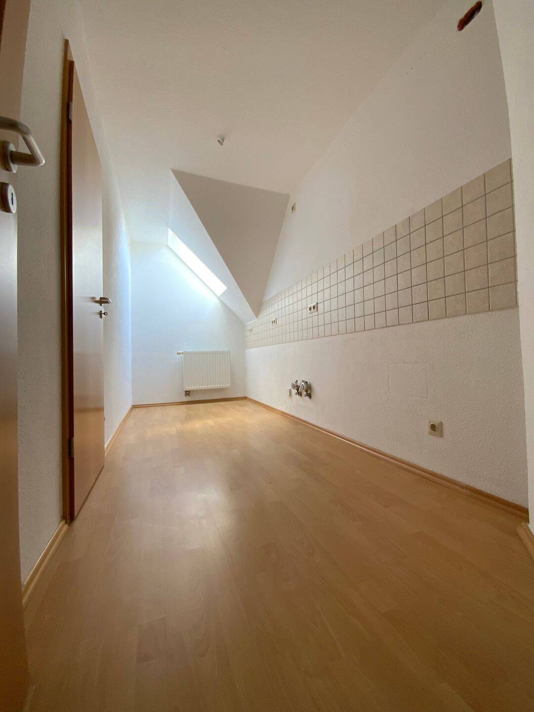 Besonderes Wohnen in besonderer Lage - modernisierte Dachgeschoss-Maisonettewohnung – Chemnitz – Vorschaubild 4