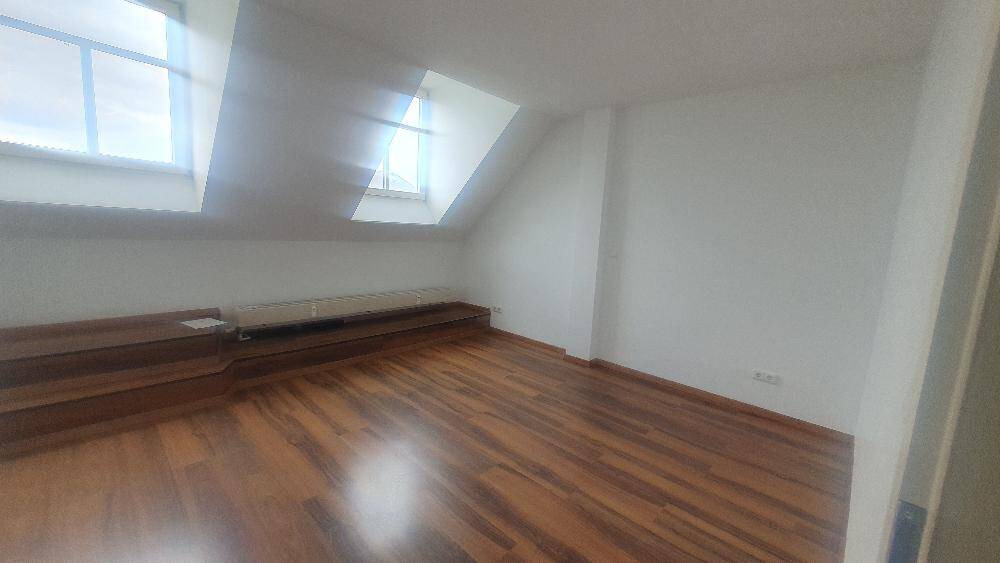 Dachwohnung im Zentrum, Brühl 2 Zimmer – Chemnitz – Vorschaubild 3