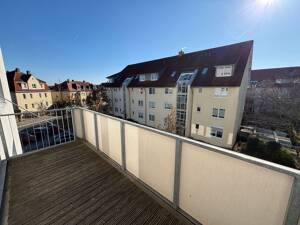 NEU! Frisch sanierte 2-RW mit Südbalkon und Keller ab sofort verfügbar !!!