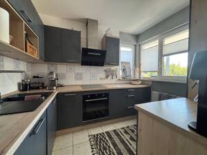 Einziehen und Wohlfühlen: Moderne 3-Zimmer-Wohnung mit zwei Balkonen, Klimaanlage und TG-Platz – 63071 Offenbach am Main – Vorschaubild 3