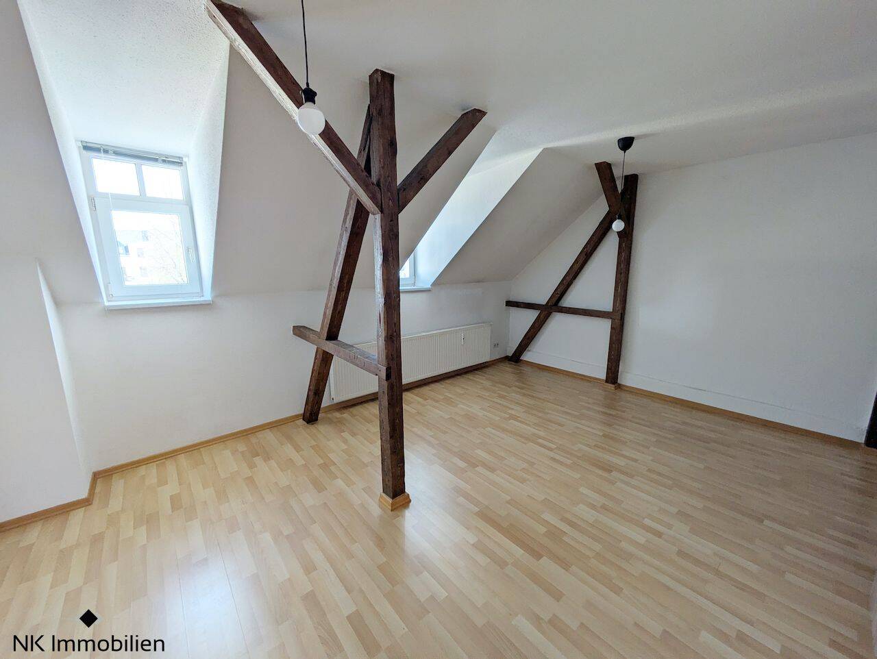 ++ fantastische Wohnung mit Flair: 2 Zimmer, charmante Holzbalken, Einbauküche & Wanne ++ – Chemnitz – Vorschaubild 7