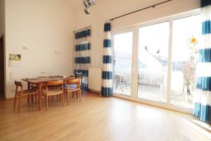 Attraktive, moderne und helle 3- Zimmer-Seniorenwohnung mit Dachterrasse in Fürth-Süd – 90763 Fürth – Vorschaubild 2