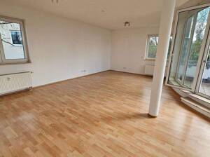 DARMSTADT, schöne, helle 2-Zimmer-Wohnung mit gr. Dachterrasse, Laminatboden, ab 1. September frei! – 64287 Darmstadt – Vorschaubild 3