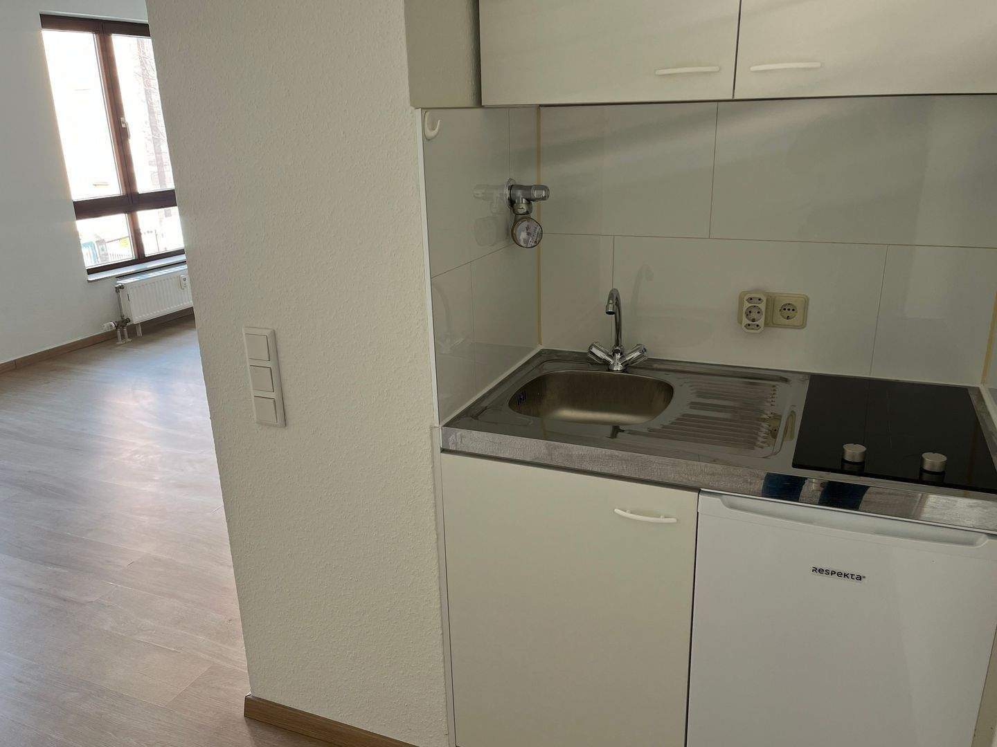 Gemütliche und helle 1 Zimmer-Wohnung mit Pantry-Küche, Duschbad, 1. OG - in der Nähe des Nordklinikums – Nürnberg – Vorschaubild 9