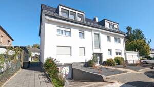 Schicke Dachgeschosswohnung mit Einbauküche in gepflegtem Wohnhaus! – 51145 Köln – Vorschaubild 2