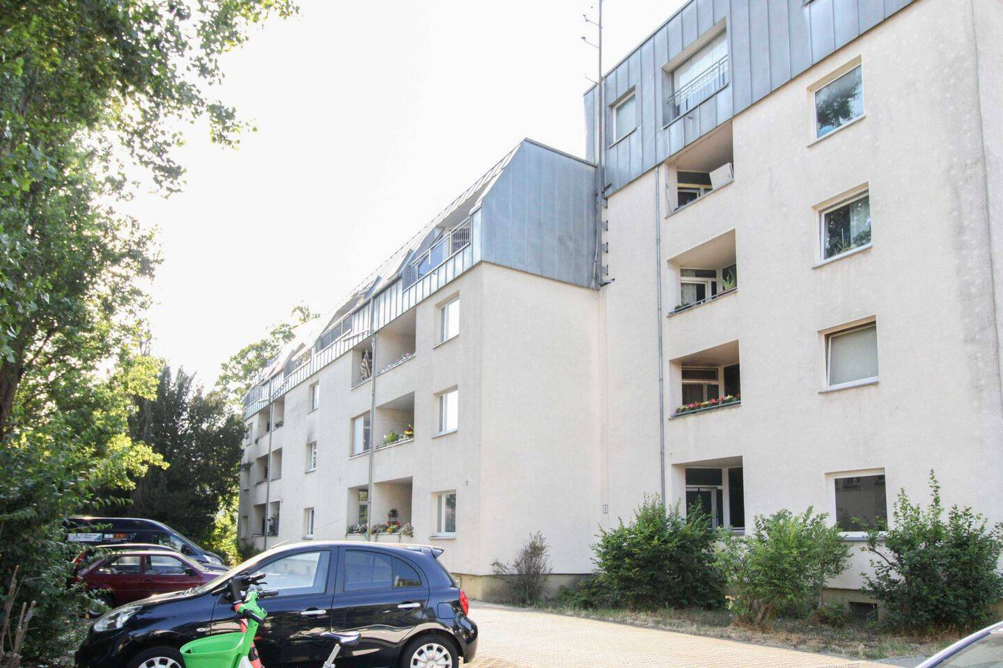 Attraktive Kapitalanlage - Vermietete 2-Zimmer-Dachgeschosswohnung mit Südbalkon in Spandau