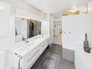 Seltene Feldrandlage | Freistehender Bungalow mit Einliegerwohnung & großem Potenzial – 65205 Wiesbaden – Vorschaubild 5