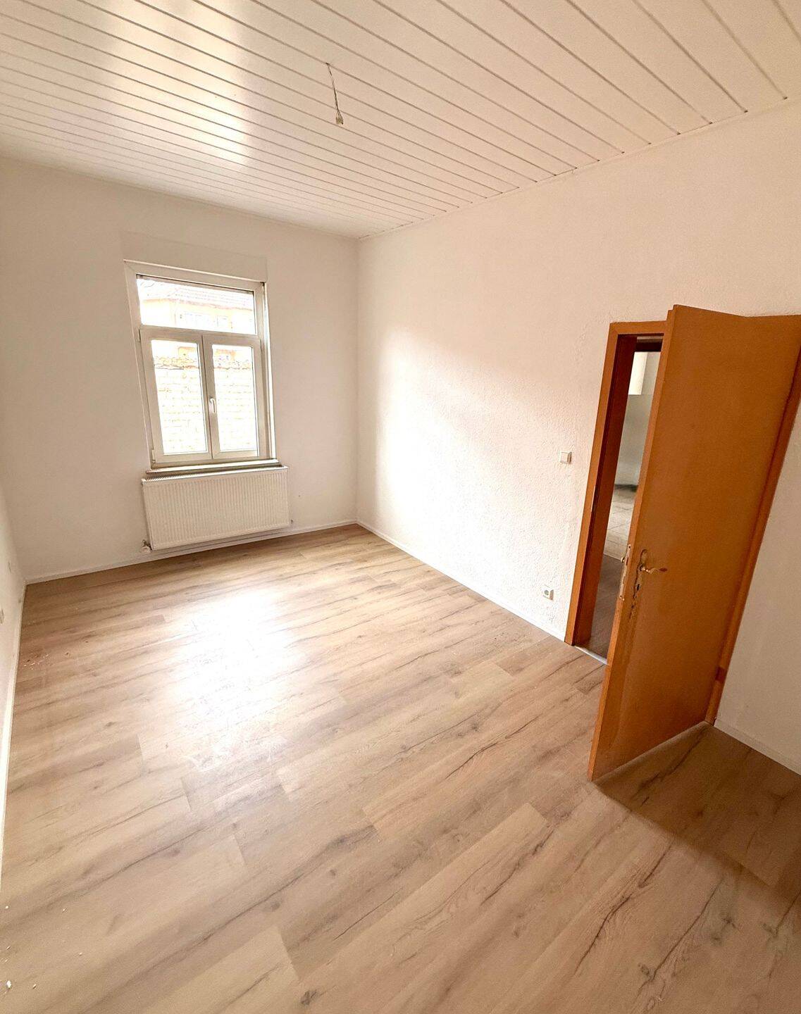 WG-Zimmer in renovierter, möblierter 4er-WG (Neugründung) - zentral in Heilbronn – Heilbronn – Vorschaubild 3