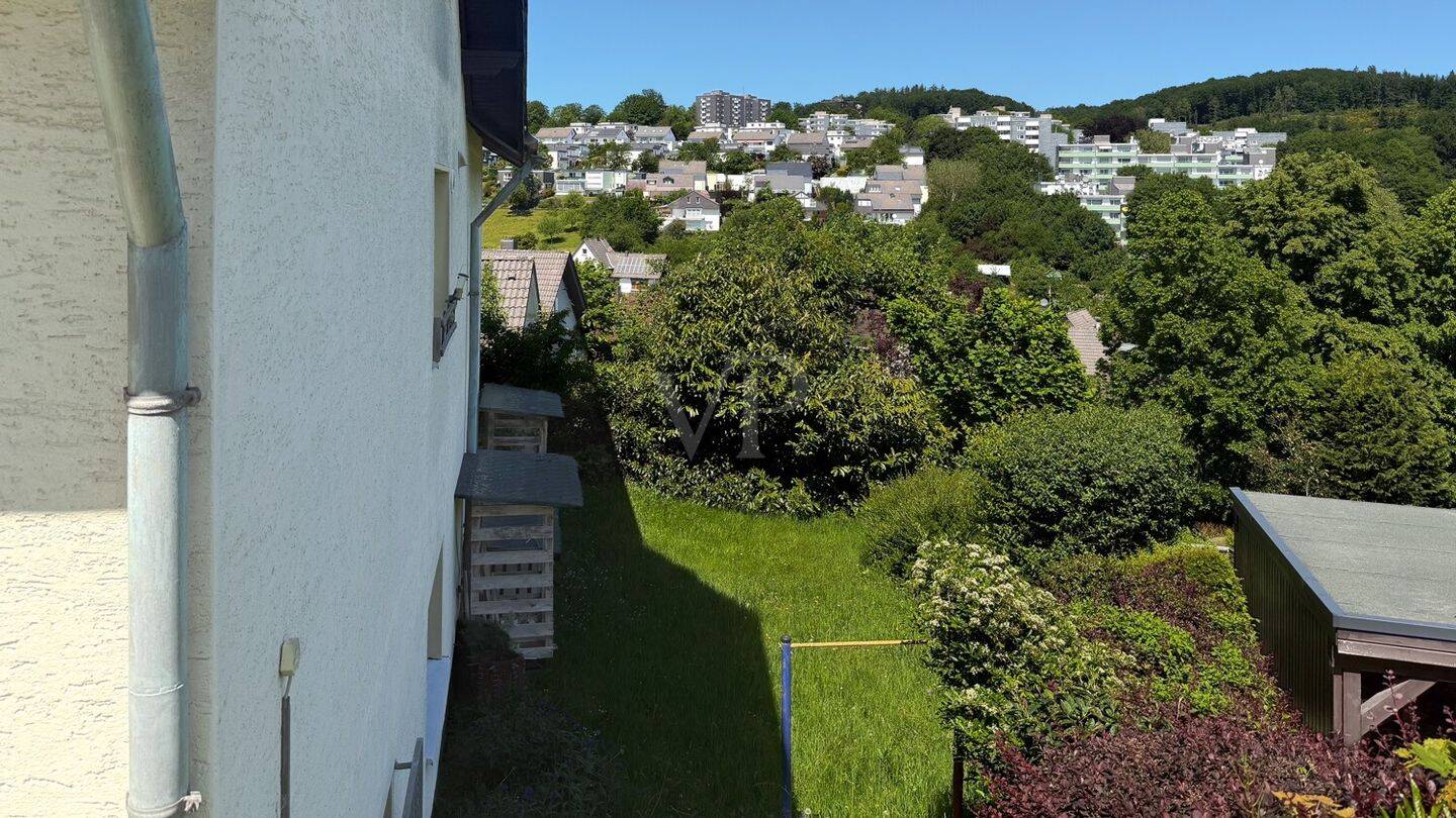 Kapitalanlage: 98 m², 3 Zimmer, DG-Wohnung mit Gartennutzung!