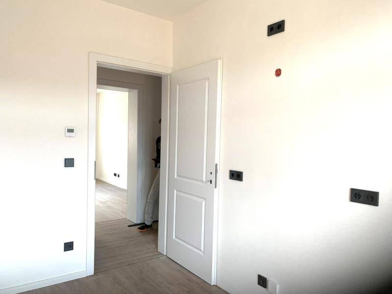 N-Steinbühl: Erstbezug! Attraktive 3-Zi-Whg., 3.OG (m.A.), Einbauküche, Kühlung, Balkon, Stpl. – Nürnberg – Vorschaubild 9