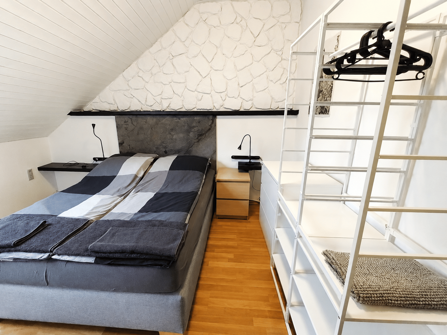 Attraktives Mehrfamilienhaus mit drei charmanten Ferienwohnungen. Ideal für Kapitalanleger! – Brohl-Lützing – Vorschaubild 4