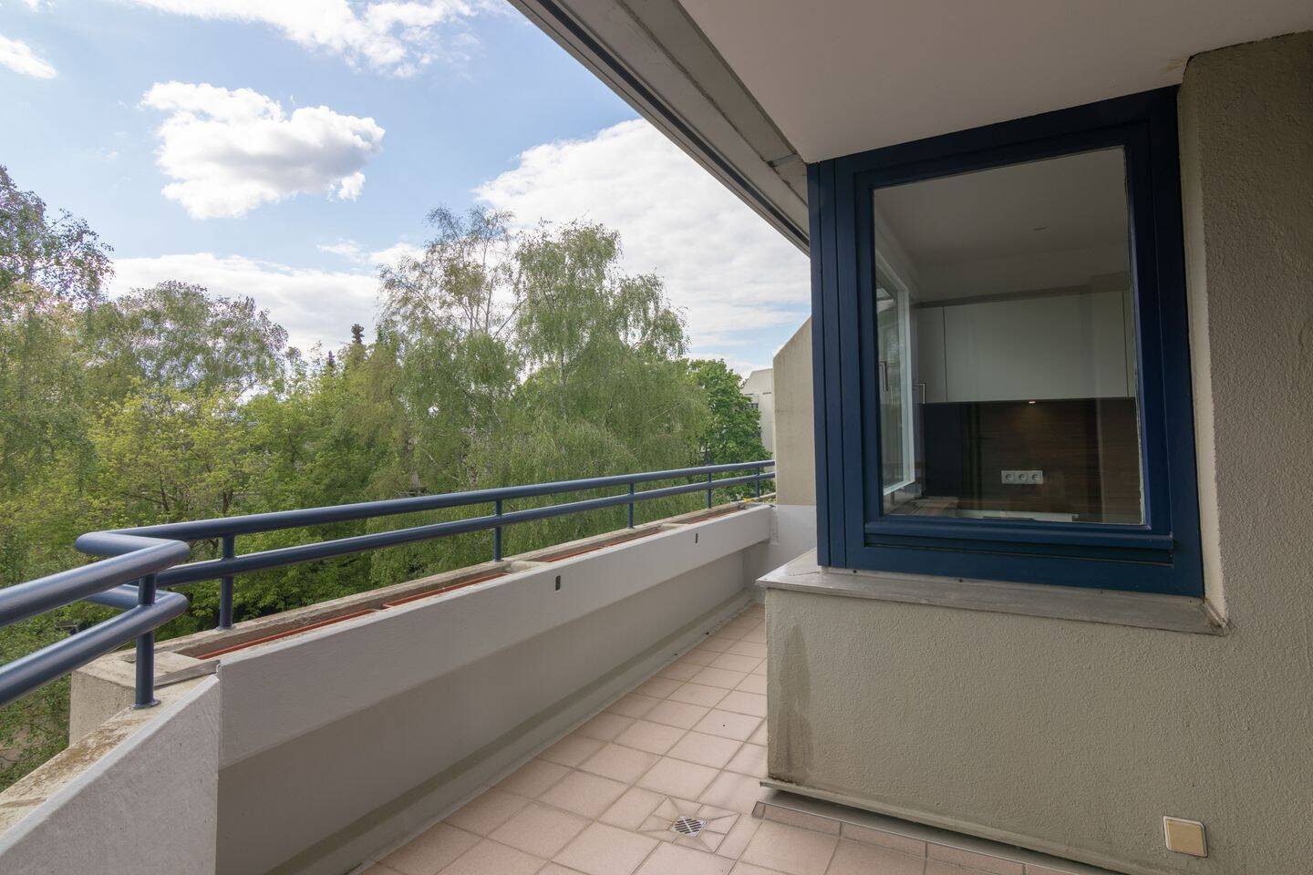 Privat an Privat /OHNE Makler / Wohnen, wo Zehlendorf am sch\u00f6nsten ist \u2013 gro\u00dfz\u00fcgige, 2019 sanierte 3 Zimmer Wohnung mit Balkon – Berlin – Vorschaubild 4