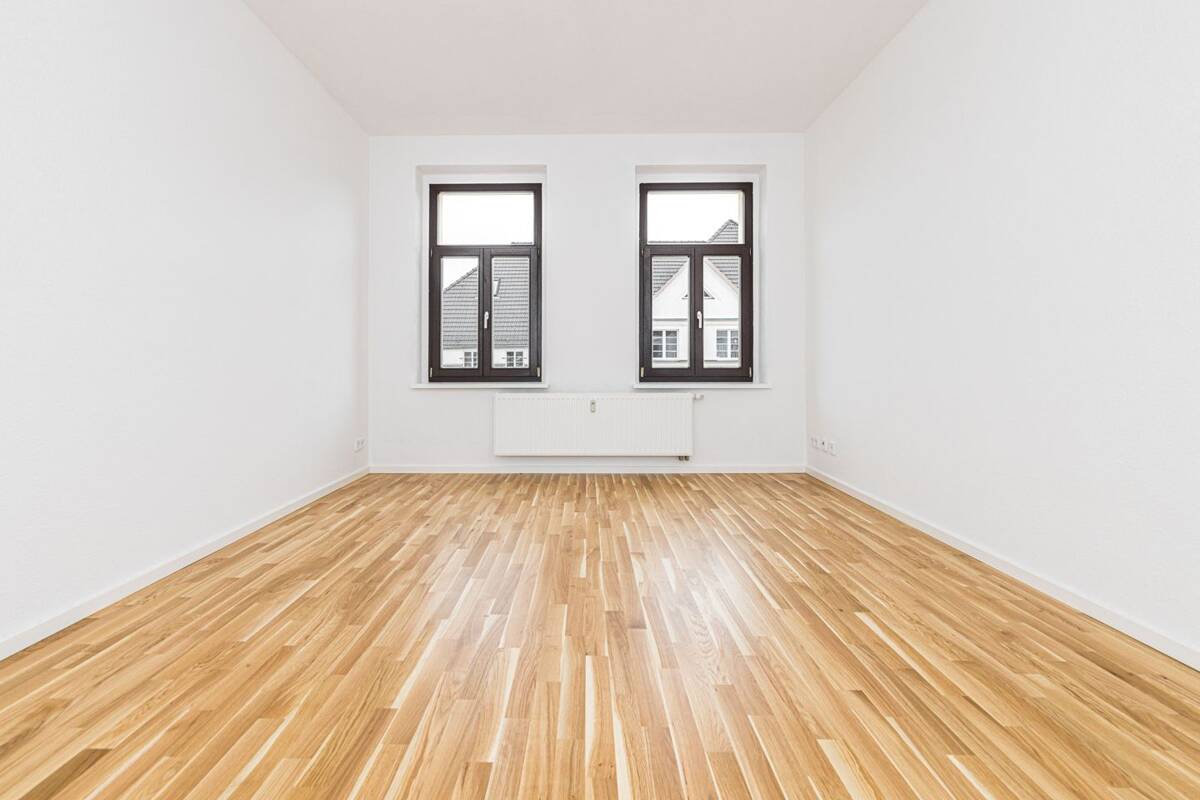 Renovierte 3-Zimmer-Altbauwohnung mit Süd-Balkon und modernem Bad – 4155 Leipzig – Bild 1 von 9