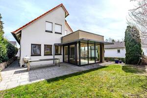Attraktives Wohnen in Fürth-Vach: Gepflegtes Einfamilienhaus mit separater Einliegerwohnung – 90768 Fürth – Vorschaubild 2
