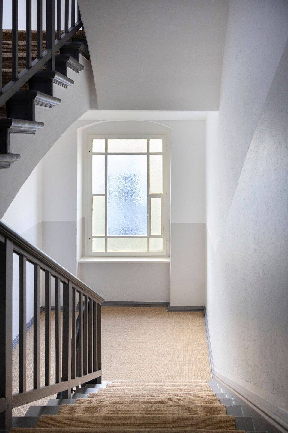 Über den Dächern des Prenzlauer Bergs - großzügige 3-Zimmer-Altbauwohnung im DG mit Eigennutz-Option – Berlin – Vorschaubild 6