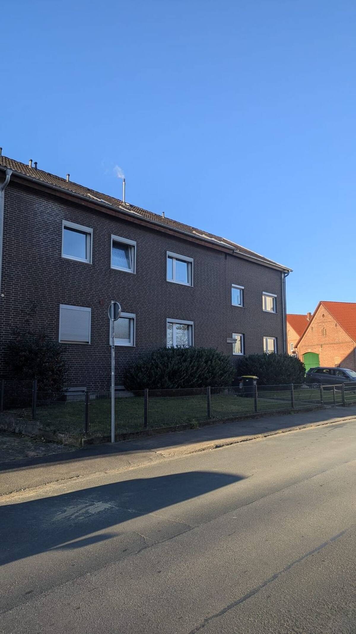 Gut geschnittene Dachgeschosswohnung – 30890 Barsinghausen – Bild 1 von 2