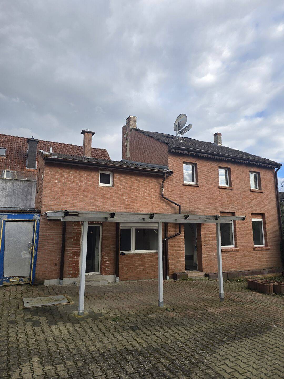 Renovierungsbedürftiges Haus in Mönchengladbach: Ideal für kreative Köpfe!