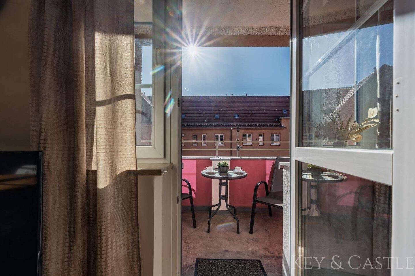 Einziehen & wohlfühlen: Kernsanierte 4-Zimmer-Wohnung mit Balkon & Extrafläche – Berlin – Vorschaubild 4