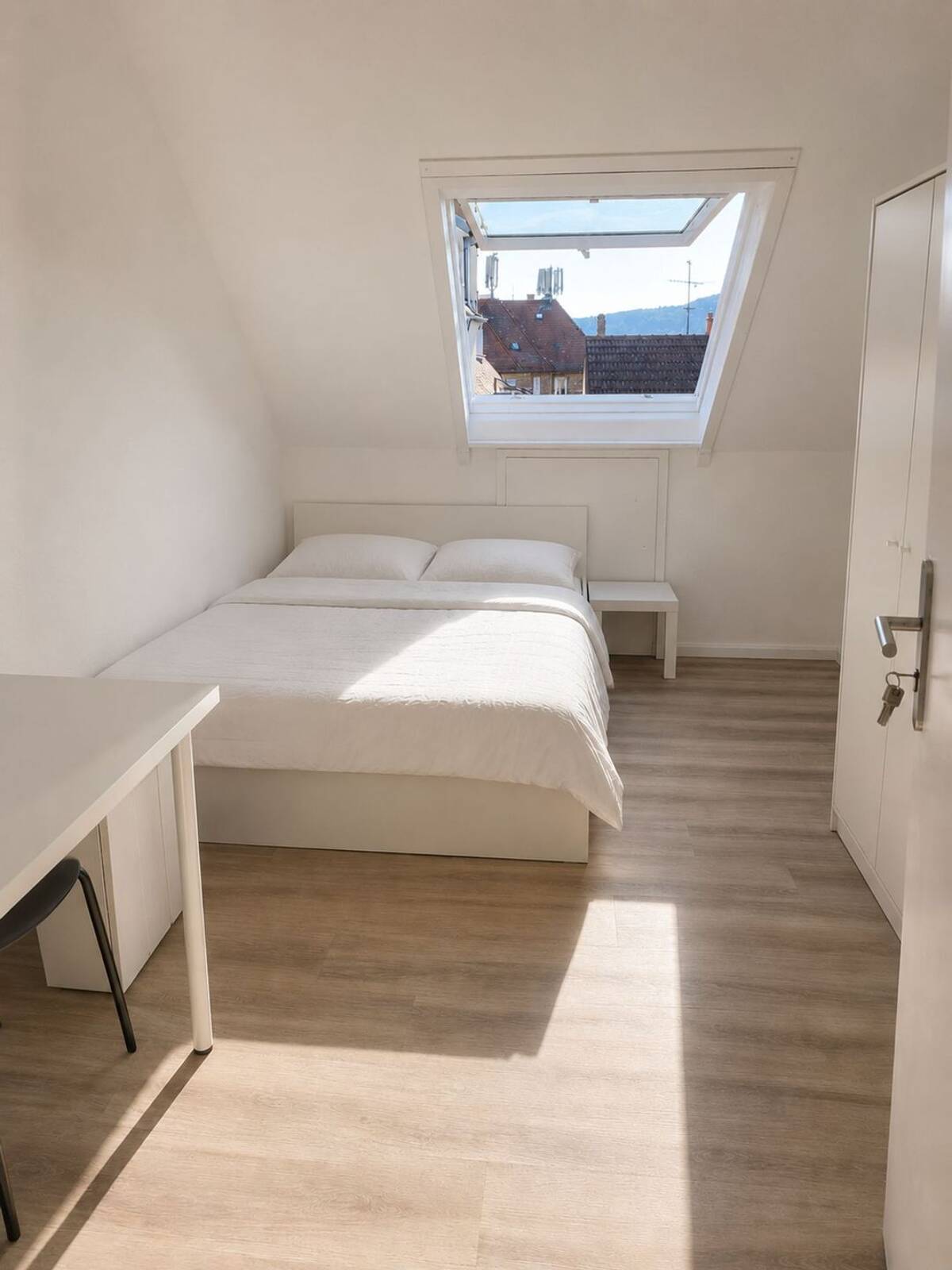 Wunderschönes Shared Apartment Mitten in Stuttgart – 70180 Stuttgart – Bild 1 von 8