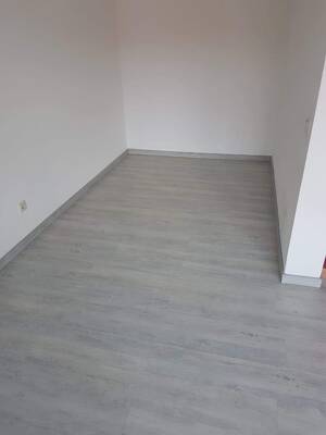 1 Zi Apartement mit Bad im DG Ap 26 – 7751 Jena – Vorschaubild 3