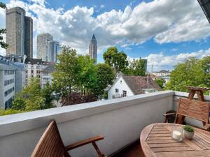 Großzügige 3-Zimmer-Wohnung mit Sonnenbalkon und Skylineblick im beliebten Frankfurter Westend – 60325 Frankfurt am Main – Vorschaubild 7