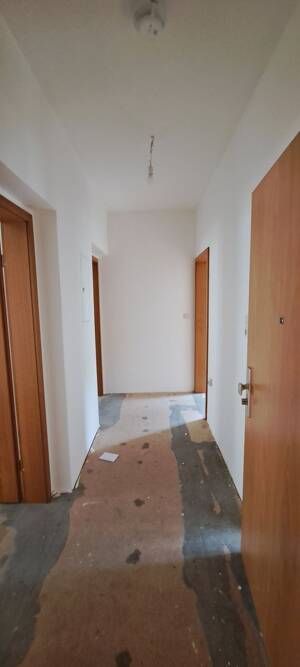 Renovierte 2-Zimmer-Wohnung im 1. Obergeschoss in 90443 Nürnberg – 90443 Nürnberg – Vorschaubild 2