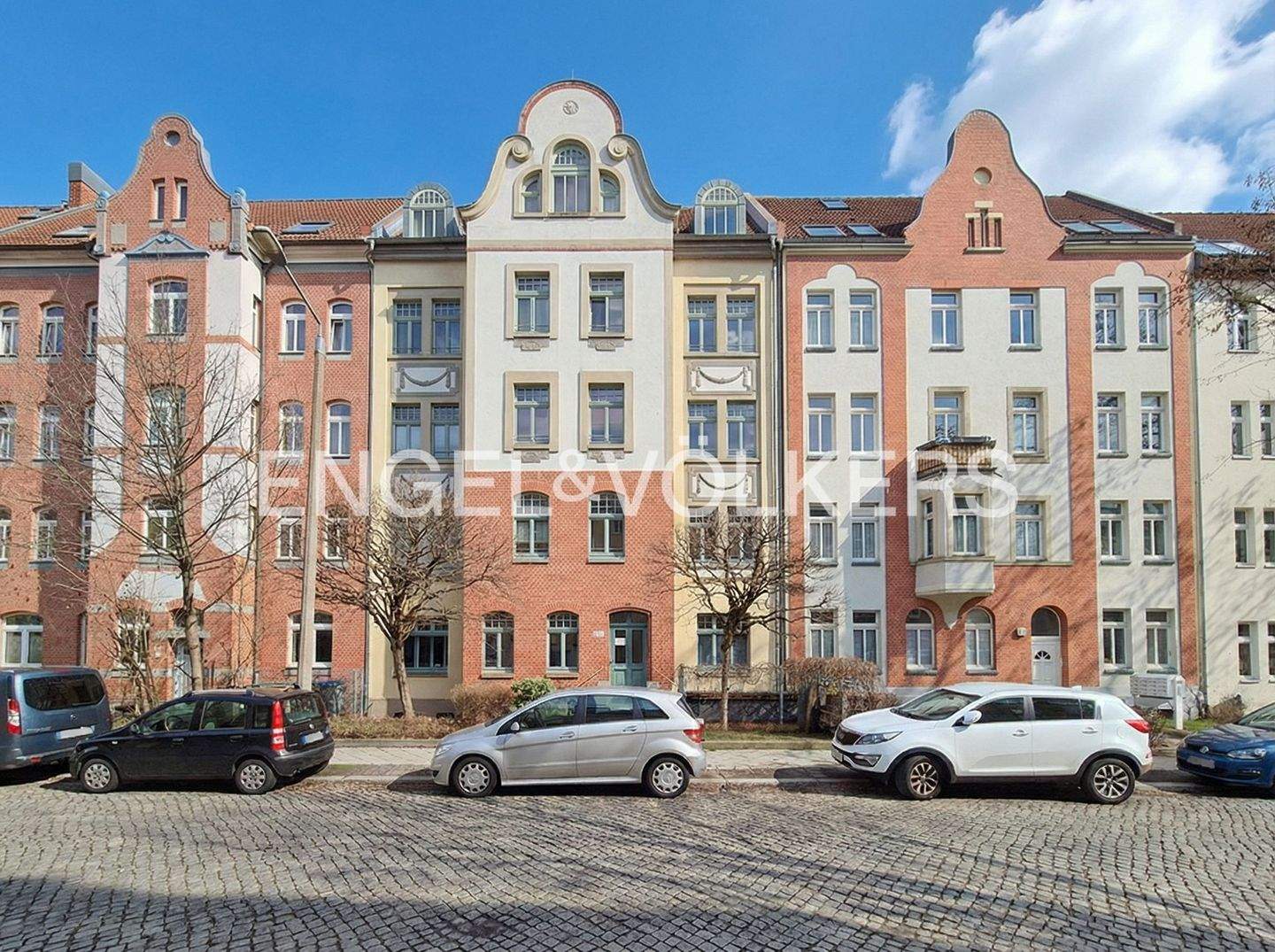 RESERVIERT!! Attraktive Eigentumswohnung mit Balkon in ruhiger Wohnlage – Erfurt – Bild 1 von 9