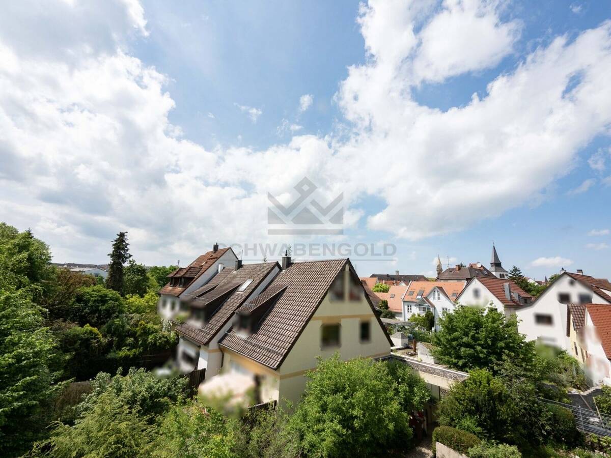 * Über den Dächern von Stuttgart-Zuffenhausen: Maisonette-Wohnung mit Terrasse, Grünblick & TG * – 70435 Stuttgart – Bild 1 von 9