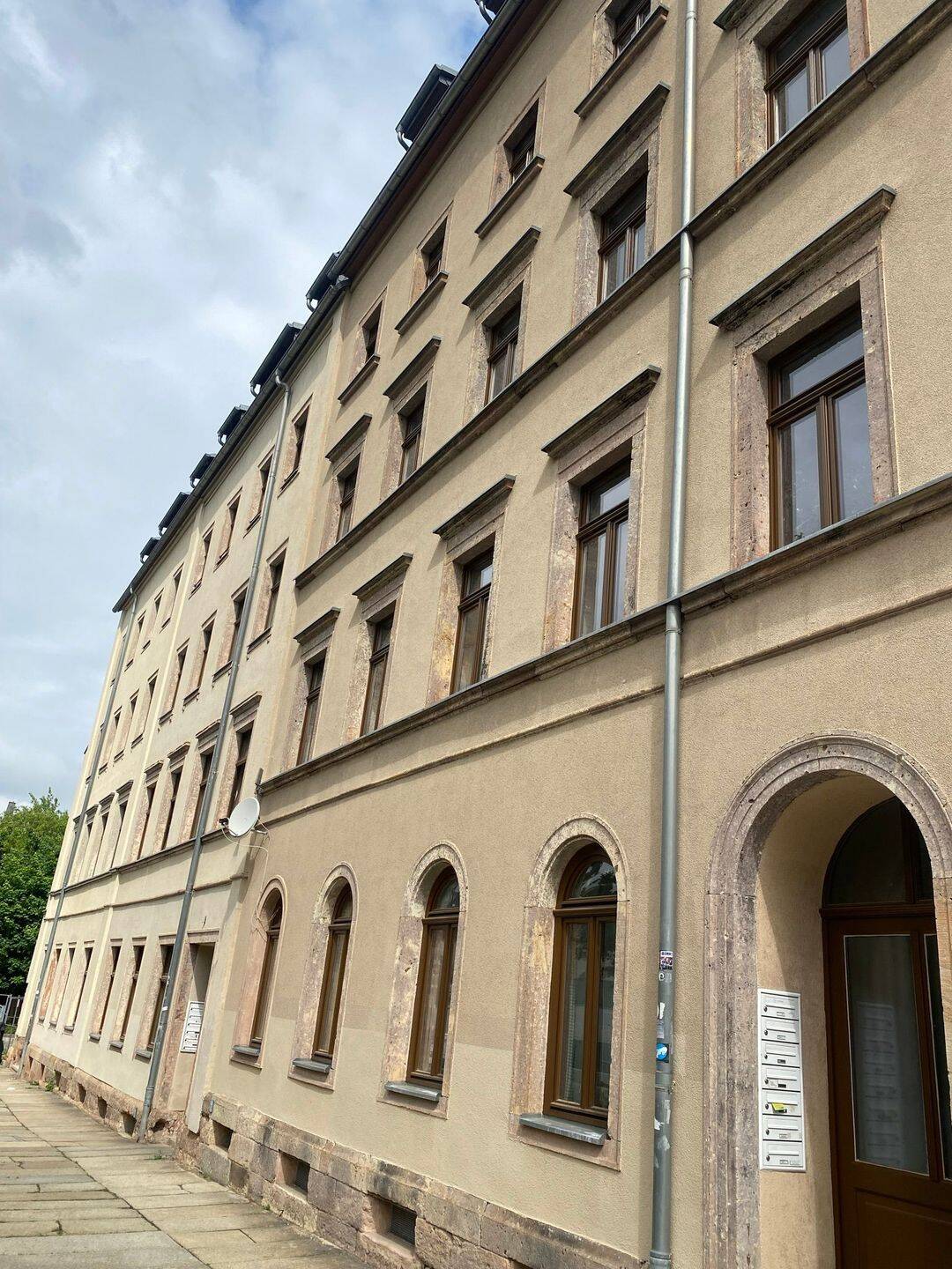 2-Raum-Balkon-Bad mit Dusche-PETERSTRASSE – Chemnitz – Vorschaubild 2