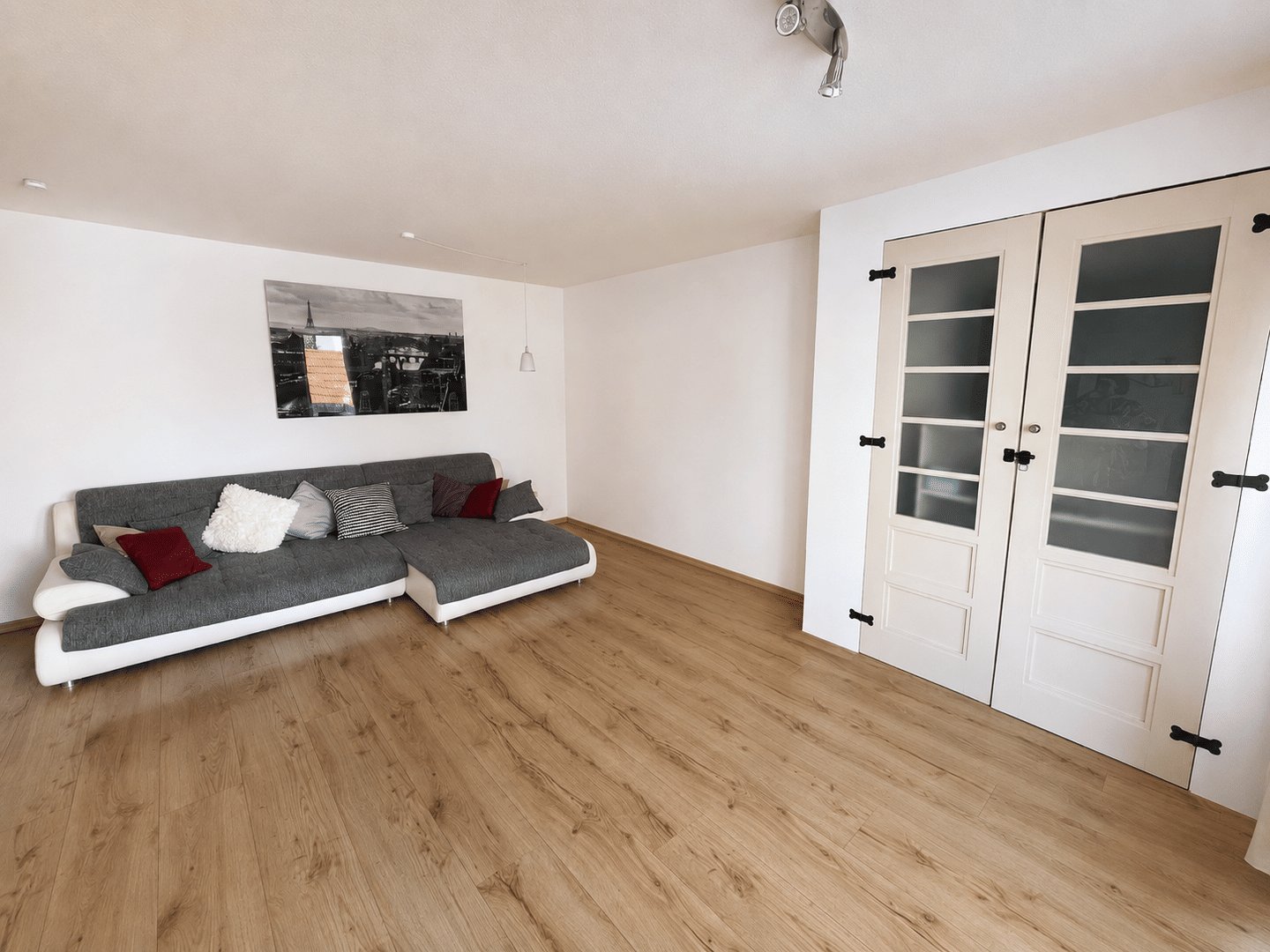 SB. St.Arnual- Möblierte 2-Zimmer-Wohnung mit Balkon, Einbauküche und Tiefgaragenstellplatz in ruhiger Lage – Saarbrücken – Vorschaubild 3