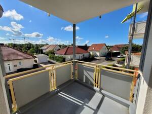 // Frisch renoviert - Balkon - Stellplatz TG - ruhige Lage //