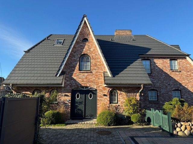 Doppelhaushälfte mit hochwertiger Ausstattung – Sylt – Bild 1 von 5