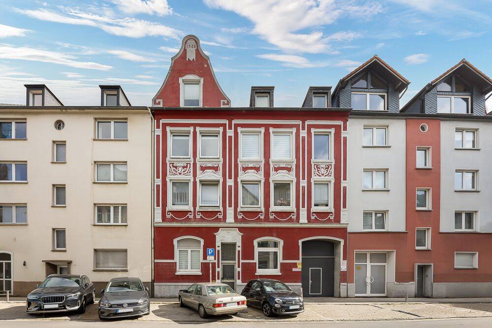 Attraktives Mehrfamilienhaus inkl. 18 Garagen nähe Elisabeth Krankenhaus