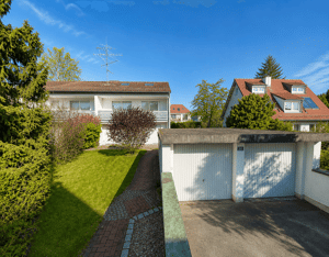 Charmante Doppelhaushälfte mit ausgebautem Dachgeschoss und Südgarten! – 80689 München – Vorschaubild 2