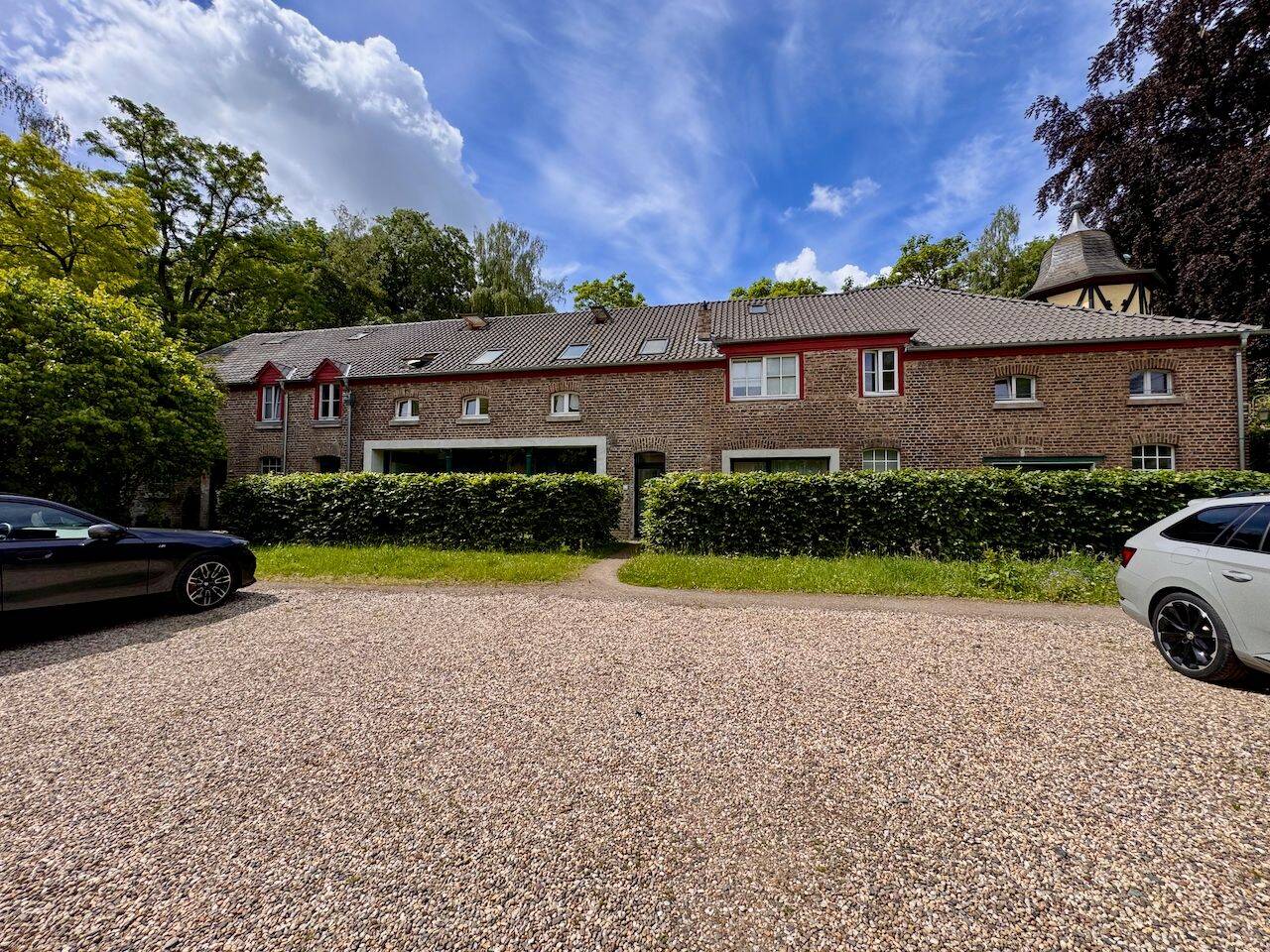 Bornheim-Brenig: EXKLUSIVE 4,5-ZIMMERWOHNUNG IM 1.OG IN HISTORISCHEM AMBIENTE ca. 95 m² Wfl.