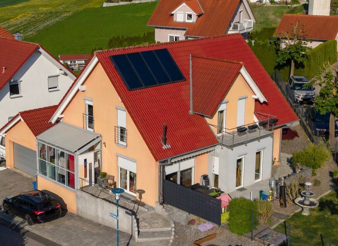 Exklusives Einfamilienhaus mit Gewerbeeinheit in Winterlingen-Benzingen