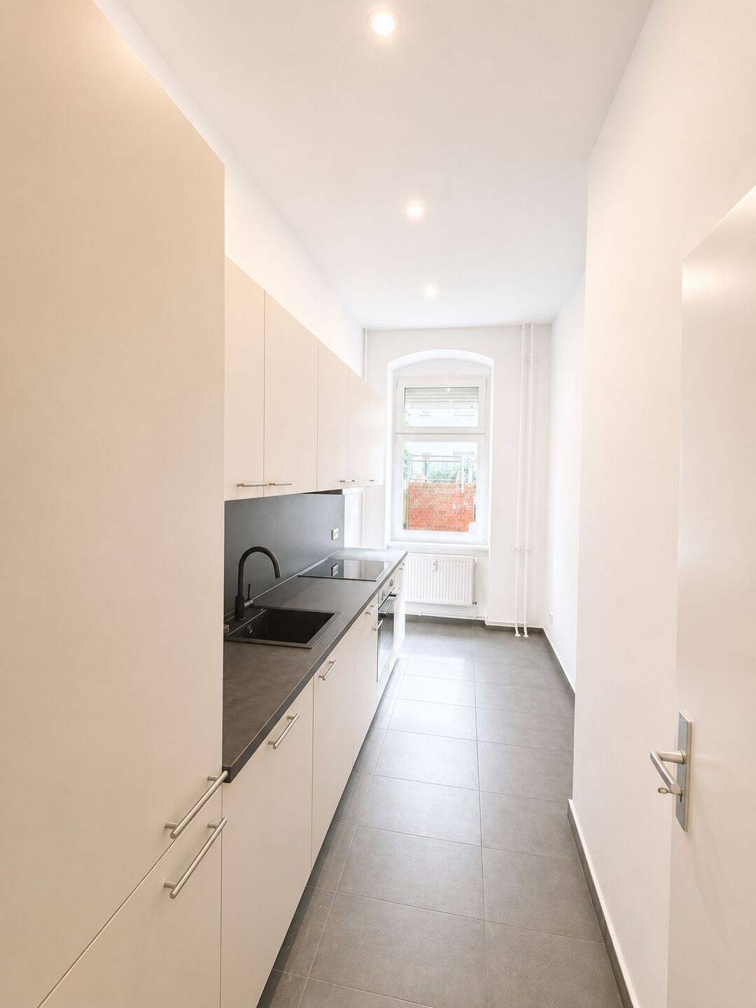 Helle 2-Zimmer-Wohnung mit Einbauküche in Berlin-Alt-Treptow – Berlin – Vorschaubild 4