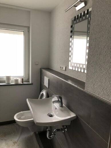 Moderne 2-Zimmer-Wohnung in der Innenstadt mit Südbalkon in kernsaniertem Mehrfamilienhaus – Saarburg – Vorschaubild 3