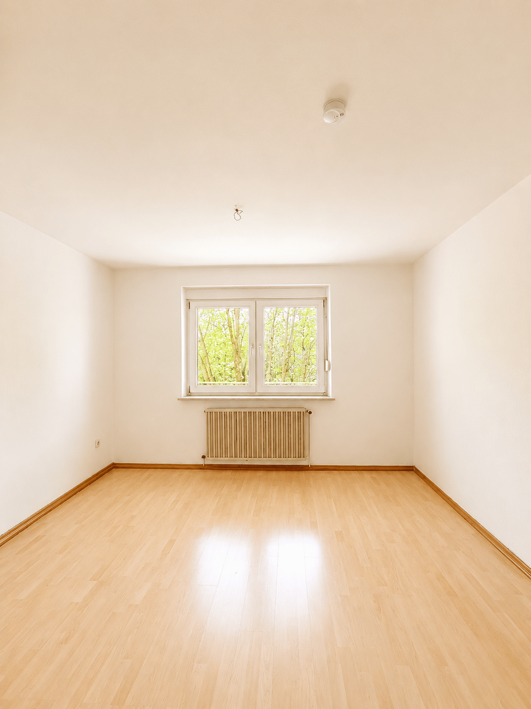 Helle 3-Zimmer-Wohnung mit großer Loggia und Garage im Inneren Westen – Regensburg – Vorschaubild 6