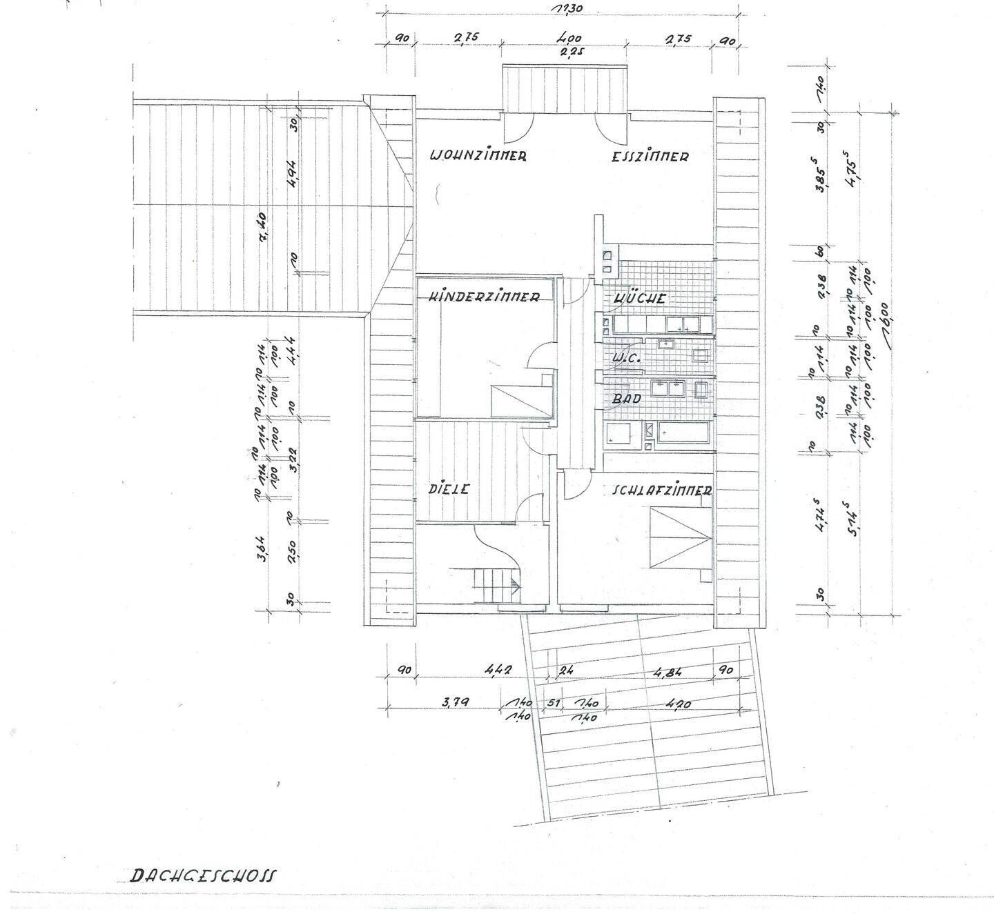 Attraktive, gepflegte DG-Wohnung mit Balkon u. Terrasse