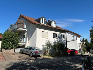 Großzügig geschnittene 2 Zimmer Dachgeschosswohnung in Freiburg - Zähringen – 79104 Freiburg im Breisgau – Vorschaubild 2